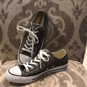 Grey Converse Tennis shoes